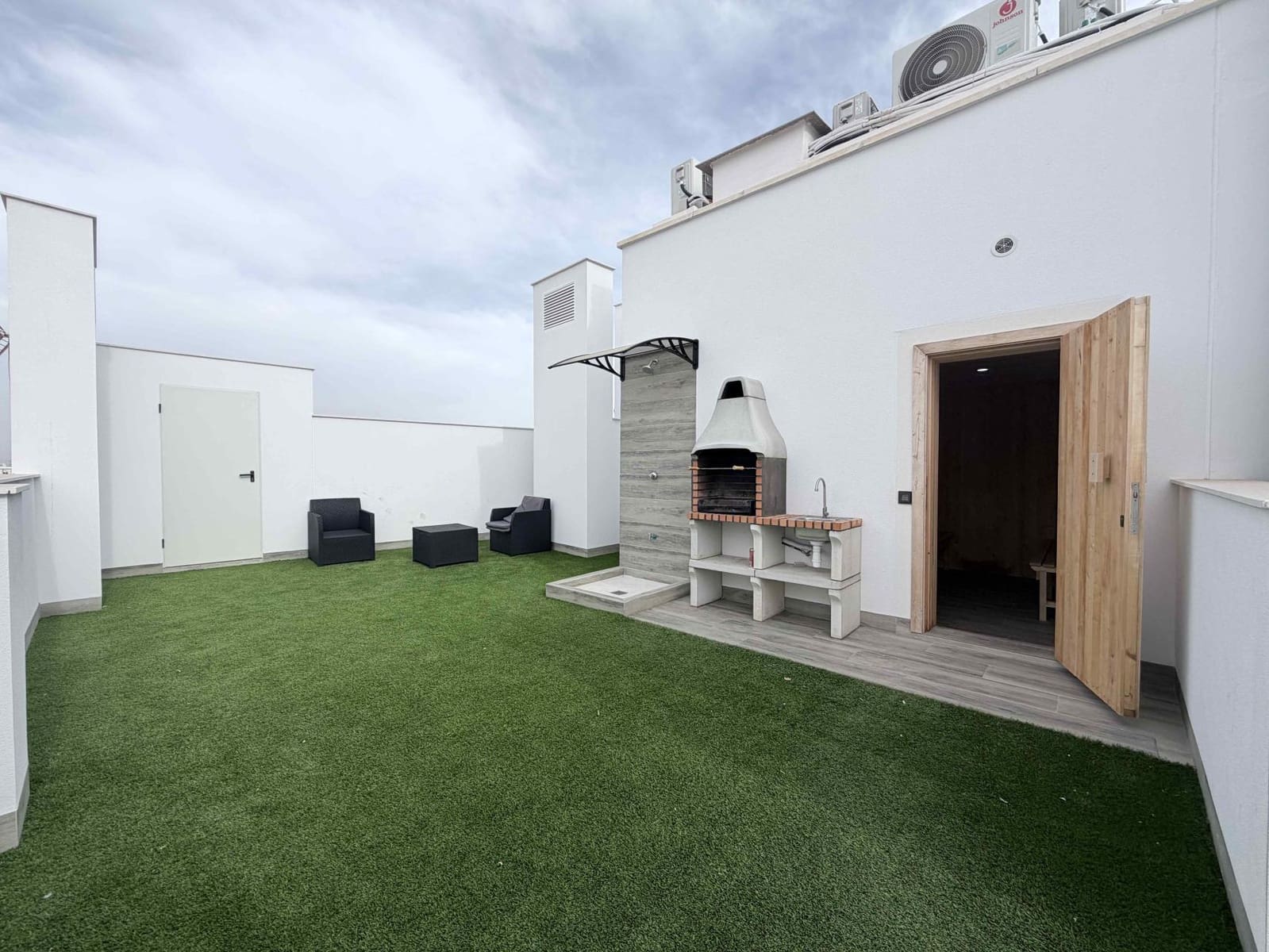 2 bedroom Apartment for sale in Torrevieja with pool - € 239,000 (Ref: 10083923)