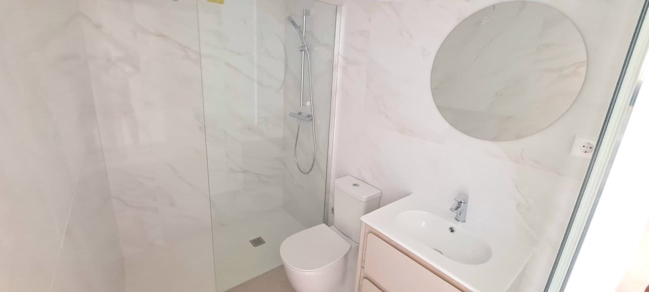 2 soverom Leilighet til salgs i Playa Flamenca med svømmebasseng garasje - € 415 000 (Ref: 10083924)