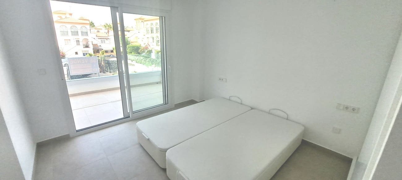 2 soverom Leilighet til salgs i Playa Flamenca med svømmebasseng garasje - € 415 000 (Ref: 10083924)