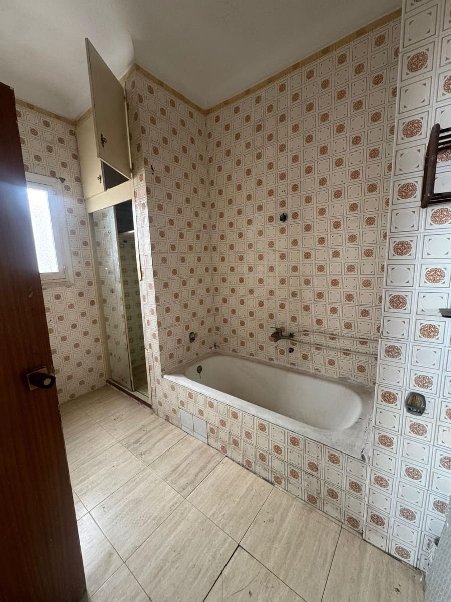5 slaapkamer Appartement te koop in Guardamar del Segura - € 263.000 (Ref: 10083936)