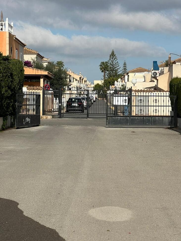 3 soverom Villa til salgs i Playa Flamenca med svømmebasseng garasje - € 540 000 (Ref: 10083975)