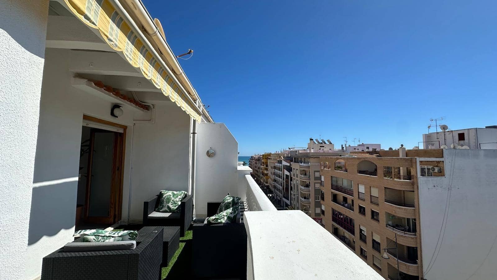 2 makuuhuone Huoneisto myytävänä paikassa Torrevieja - 265 000 € (Ref: 10083977)