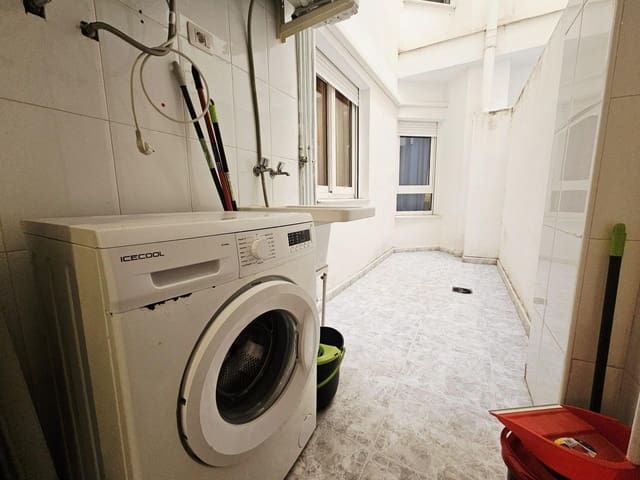 Apartamento de 3 habitaciones en Las Piscinas Naturales, Torrevieja en venta - 225.000 € (Ref: 10083988)