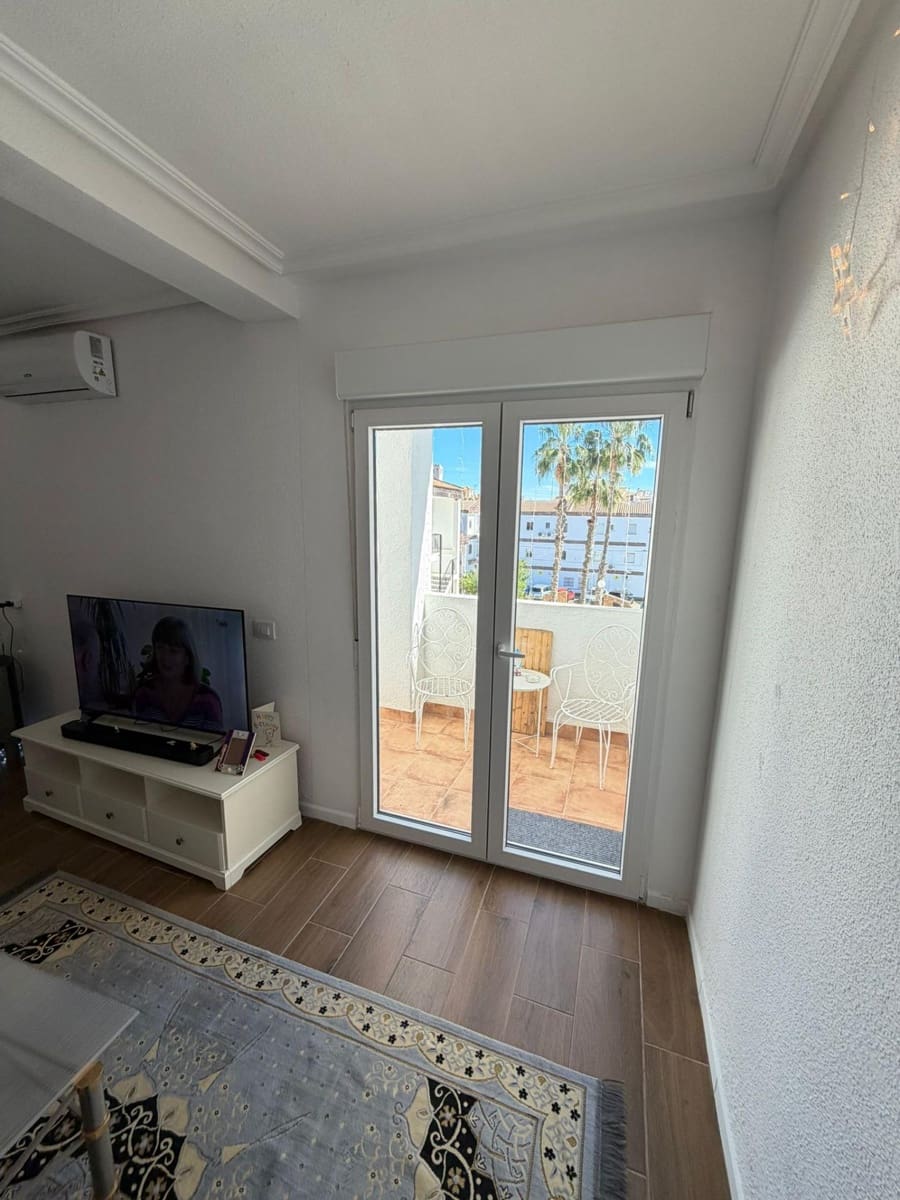 2 sovrum Lägenhet till salu i Torrevieja med pool - 179 000 € (Ref: 10084006)