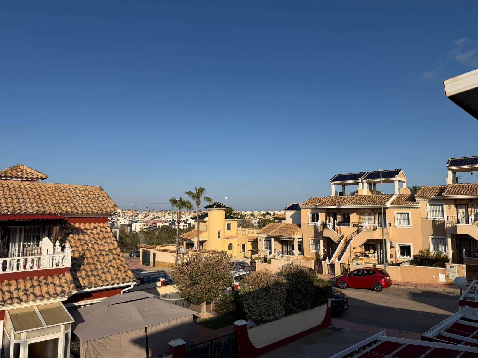 3 makuuhuone Omakotitalo myytävänä paikassa Orihuela Costa mukana uima-altaan - 299 900 € (Ref: 10084017)