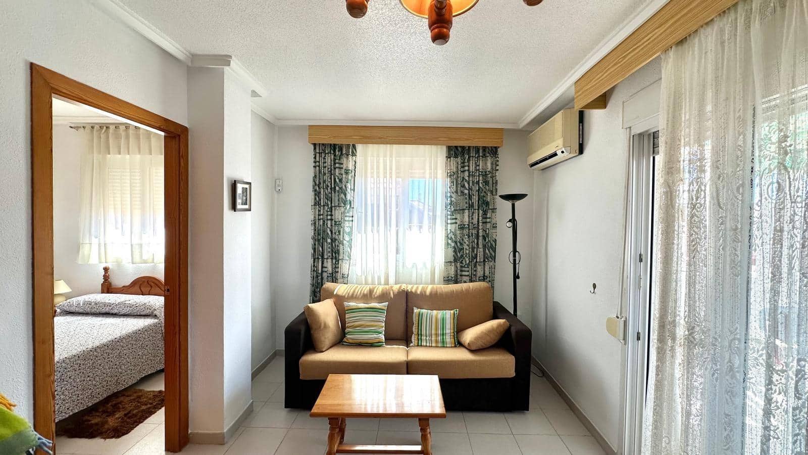 2 Zimmer Apartment zu verkaufen in Torrevieja mit Pool - 158.000 € (Ref: 10084030)