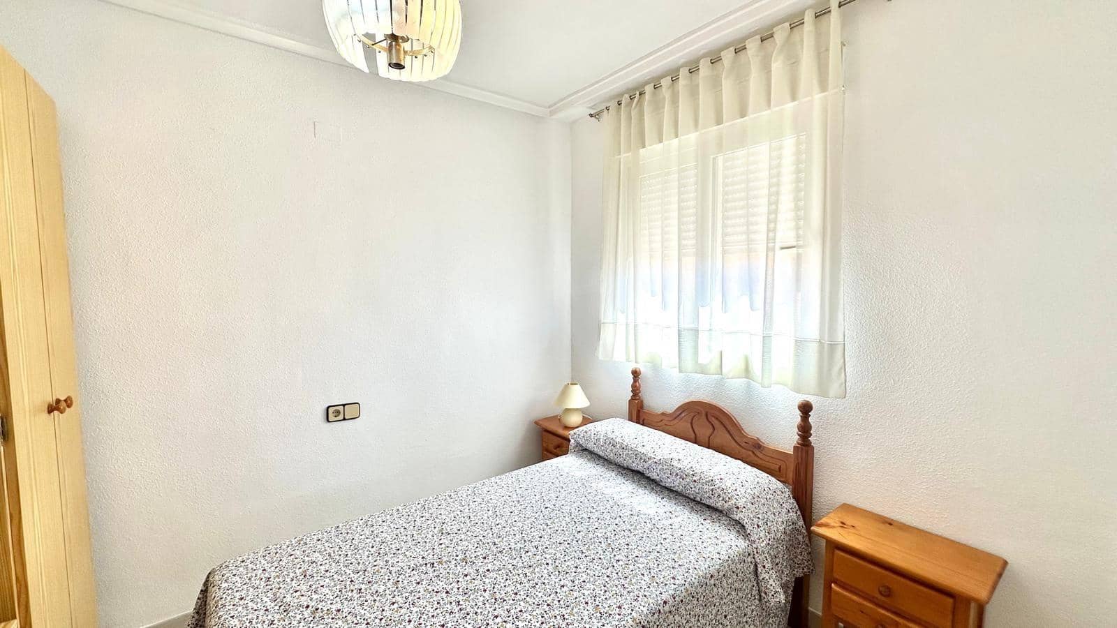 2 Zimmer Apartment zu verkaufen in Torrevieja mit Pool - 158.000 € (Ref: 10084030)