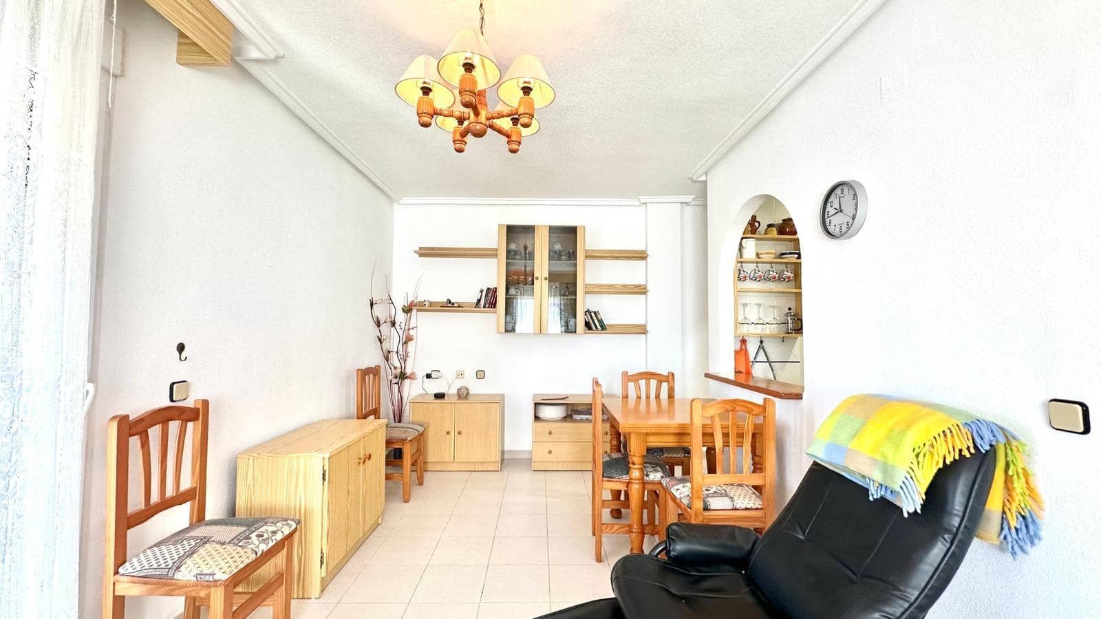 2 Zimmer Apartment zu verkaufen in Torrevieja mit Pool - 158.000 € (Ref: 10084030)