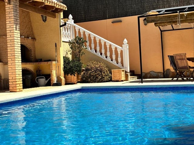 4 Zimmer Villa zu verkaufen in Los Balcones mit Pool Garage - 490.000 € (Ref: 10084066)