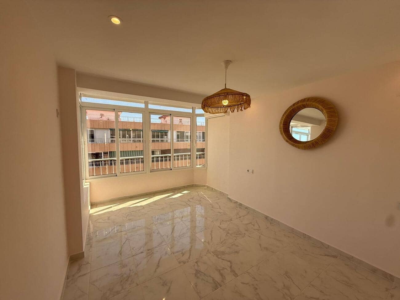 3 soveværelse Lejlighed til salg i Torrevieja med swimmingpool - € 249.900 (Ref: 10084069)