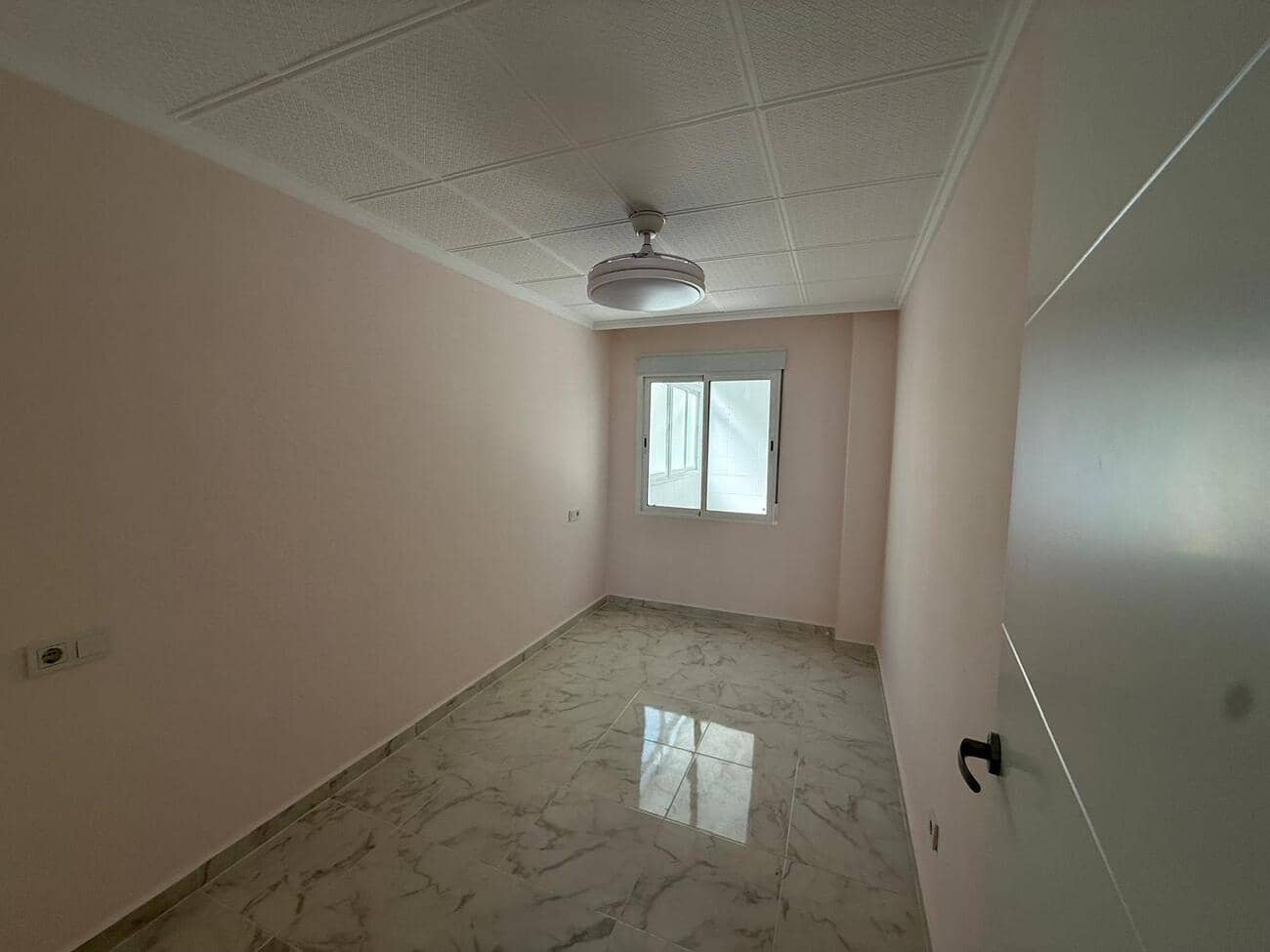 3 soveværelse Lejlighed til salg i Torrevieja med swimmingpool - € 249.900 (Ref: 10084069)