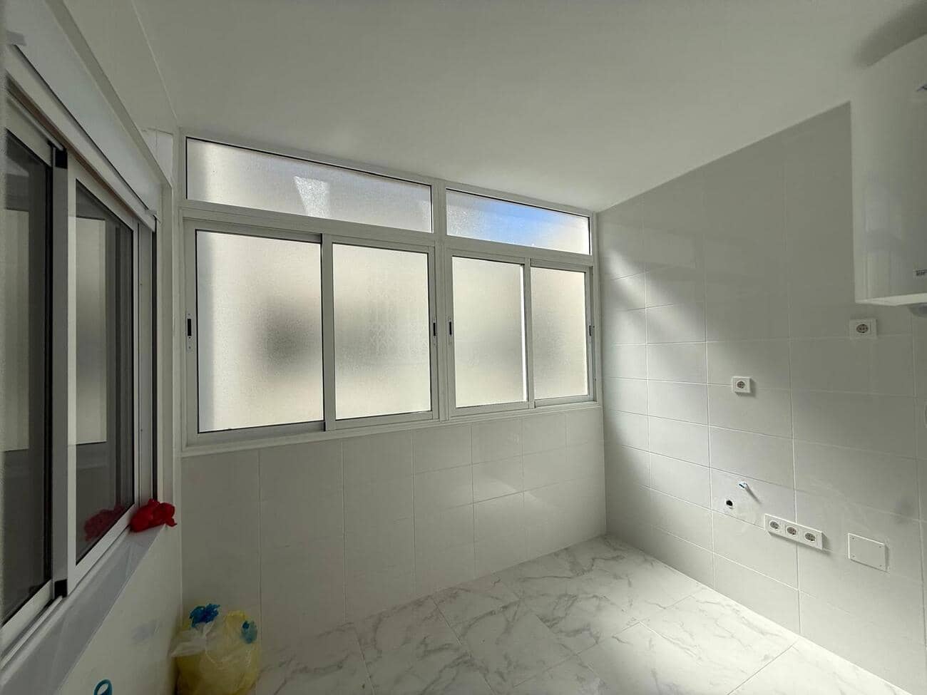 3 soveværelse Lejlighed til salg i Torrevieja med swimmingpool - € 249.900 (Ref: 10084069)