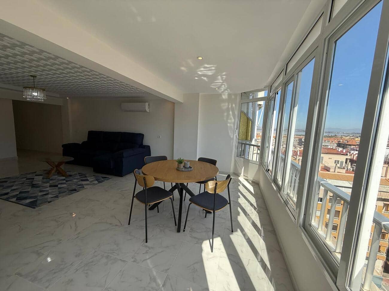 3 soveværelse Lejlighed til salg i Torrevieja med swimmingpool - € 249.900 (Ref: 10084069)