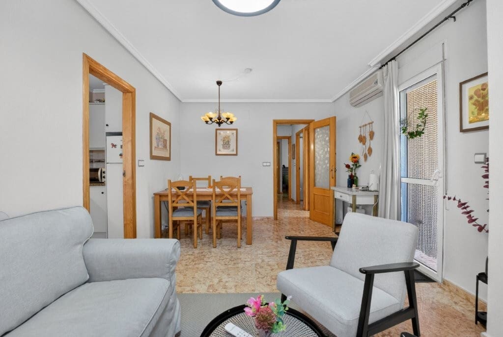 3 Zimmer Apartment zu verkaufen in Torrevieja mit Pool - 159.000 € (Ref: 10084073)