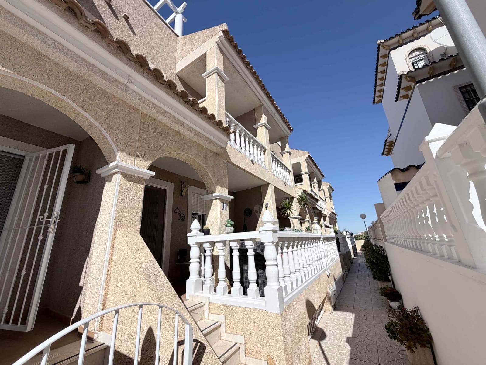 3 chambre Maison de Ville à vendre à Orihuela Costa avec piscine garage - 199 900 € (Ref: 10084077)