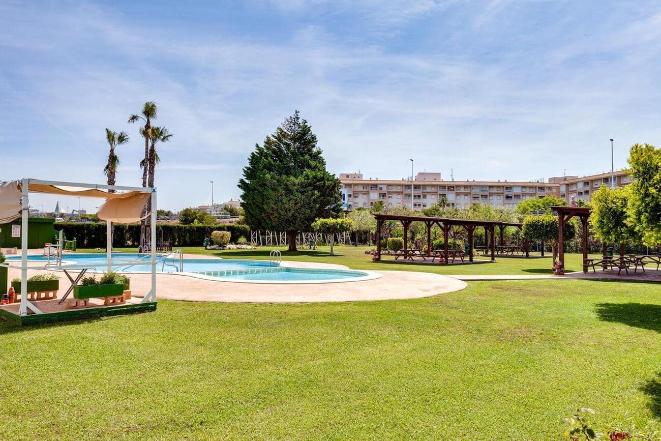 2 camera da letto Bungalow in vendita in Torrevieja con piscina garage - 175.000 € (Rif: 10084090)