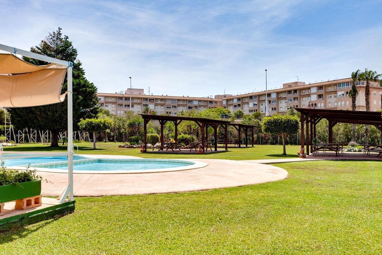 2 camera da letto Bungalow in vendita in Torrevieja con piscina garage - 175.000 € (Rif: 10084090)