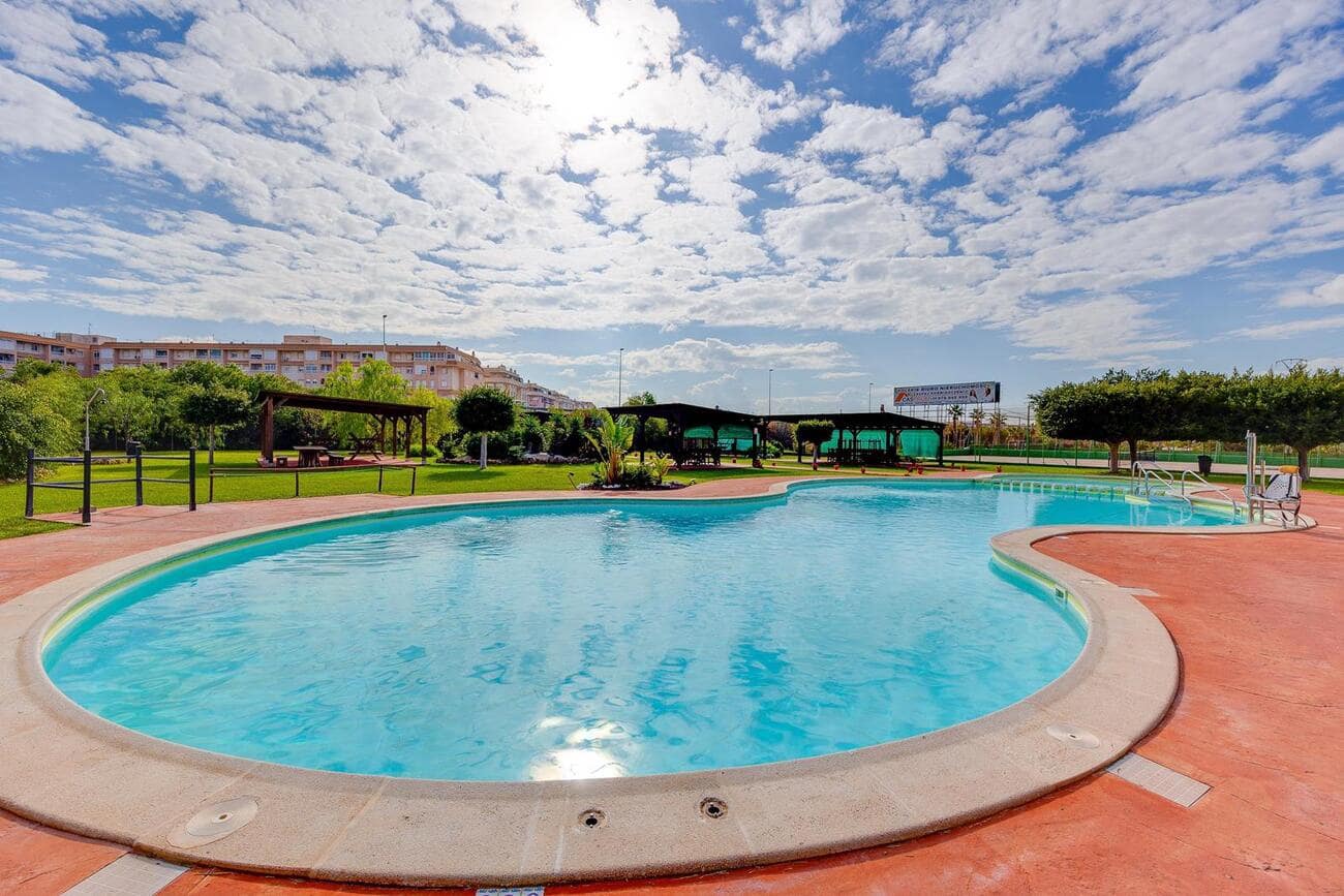 2 camera da letto Bungalow in vendita in Torrevieja con piscina garage - 175.000 € (Rif: 10084090)