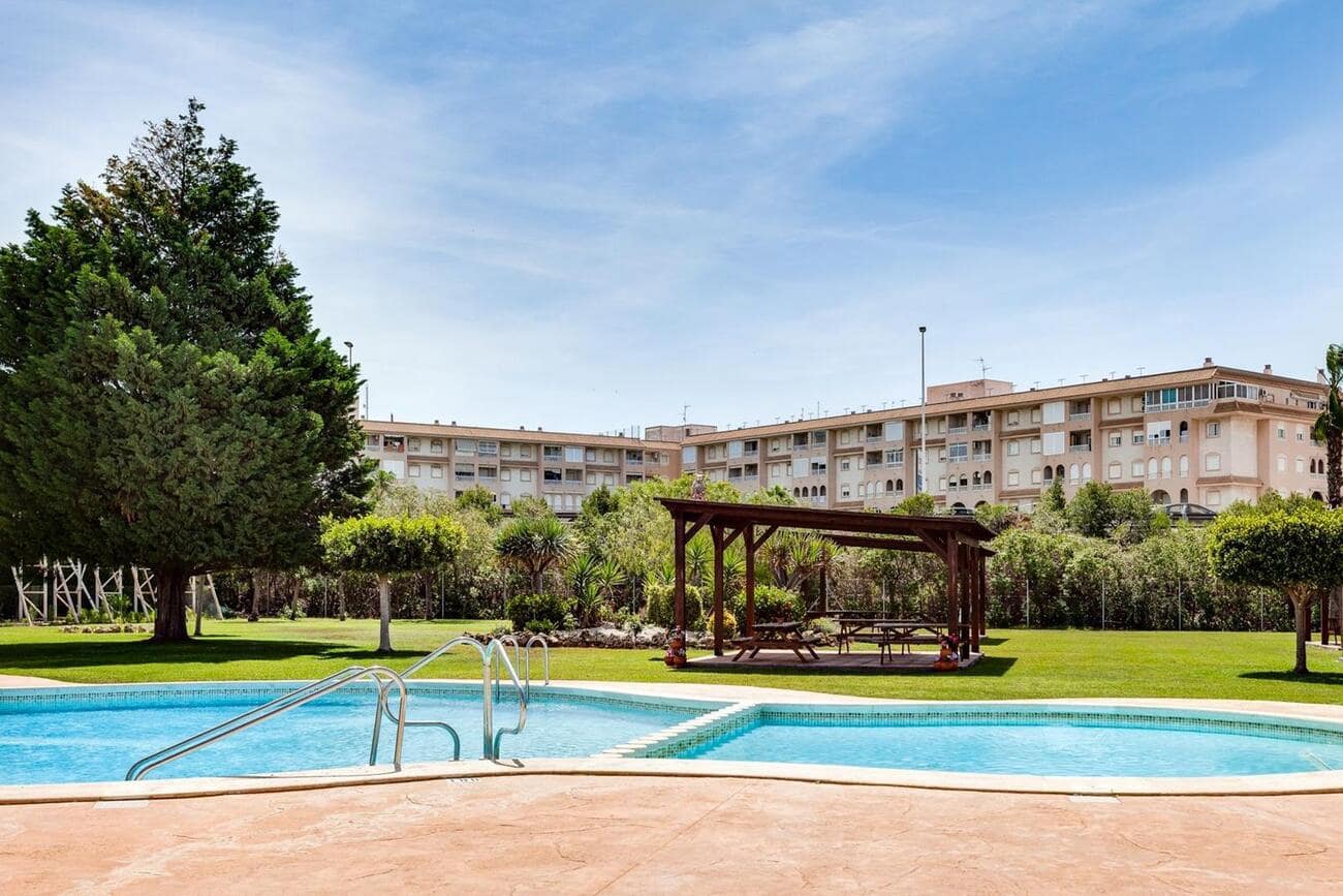 2 camera da letto Bungalow in vendita in Torrevieja con piscina garage - 175.000 € (Rif: 10084090)