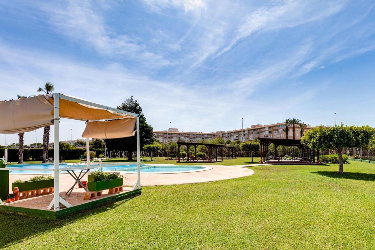 2 camera da letto Bungalow in vendita in Torrevieja con piscina garage - 175.000 € (Rif: 10084090)