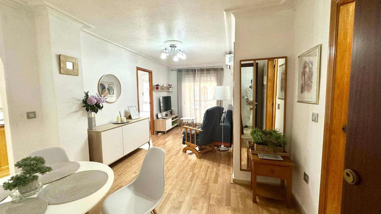 2 makuuhuone Huoneisto myytävänä paikassa Torrevieja - 165 704 € (Ref: 10084091)