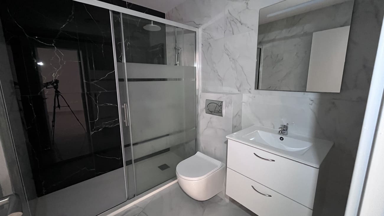 2 soveværelse Bungalow til salg i Torrevieja med swimmingpool garage - € 250.000 (Ref: 10084092)