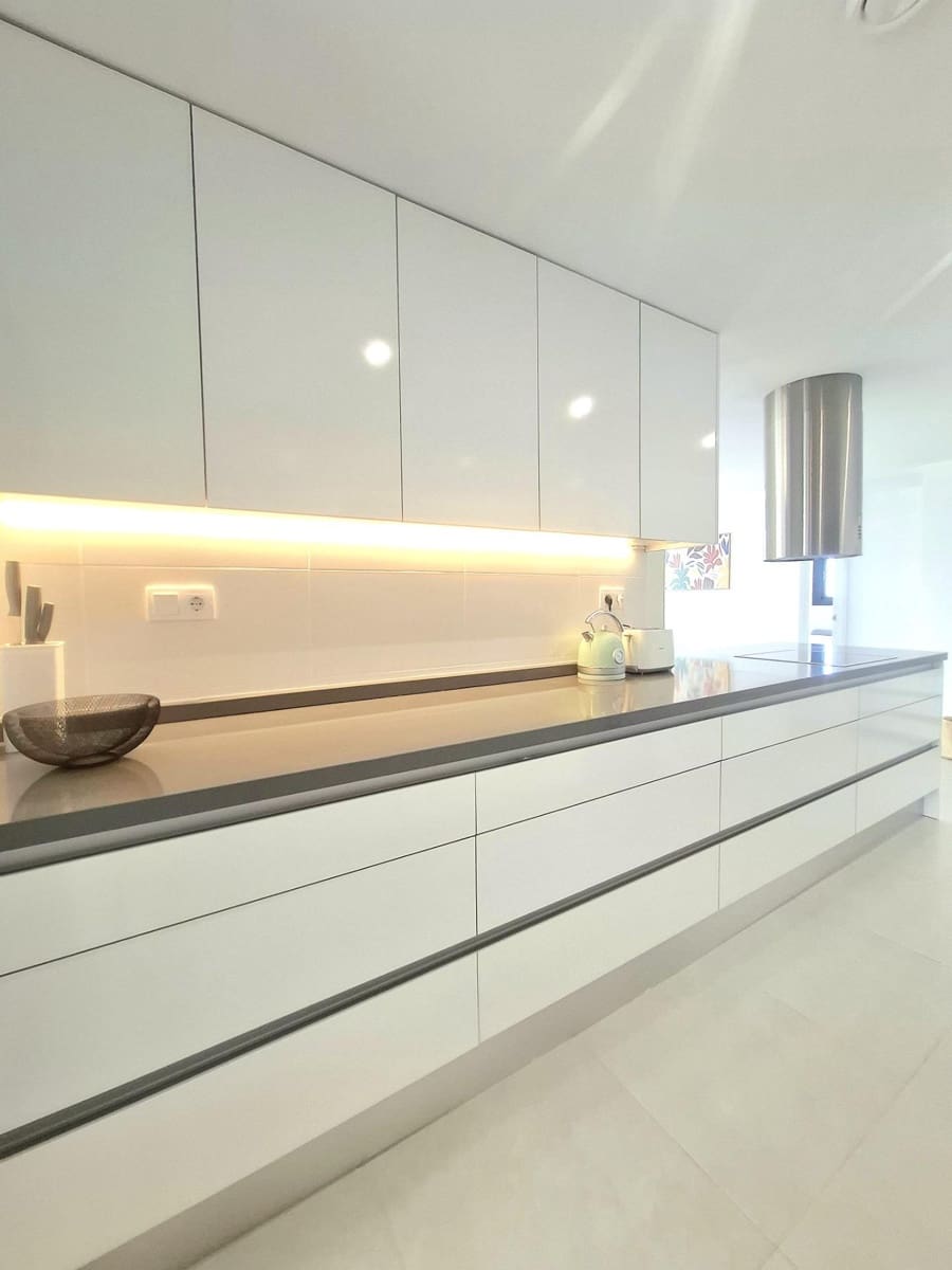 3 makuuhuone Huoneisto myytävänä paikassa Orihuela Costa mukana uima-altaan - 390 000 € (Ref: 10084102)