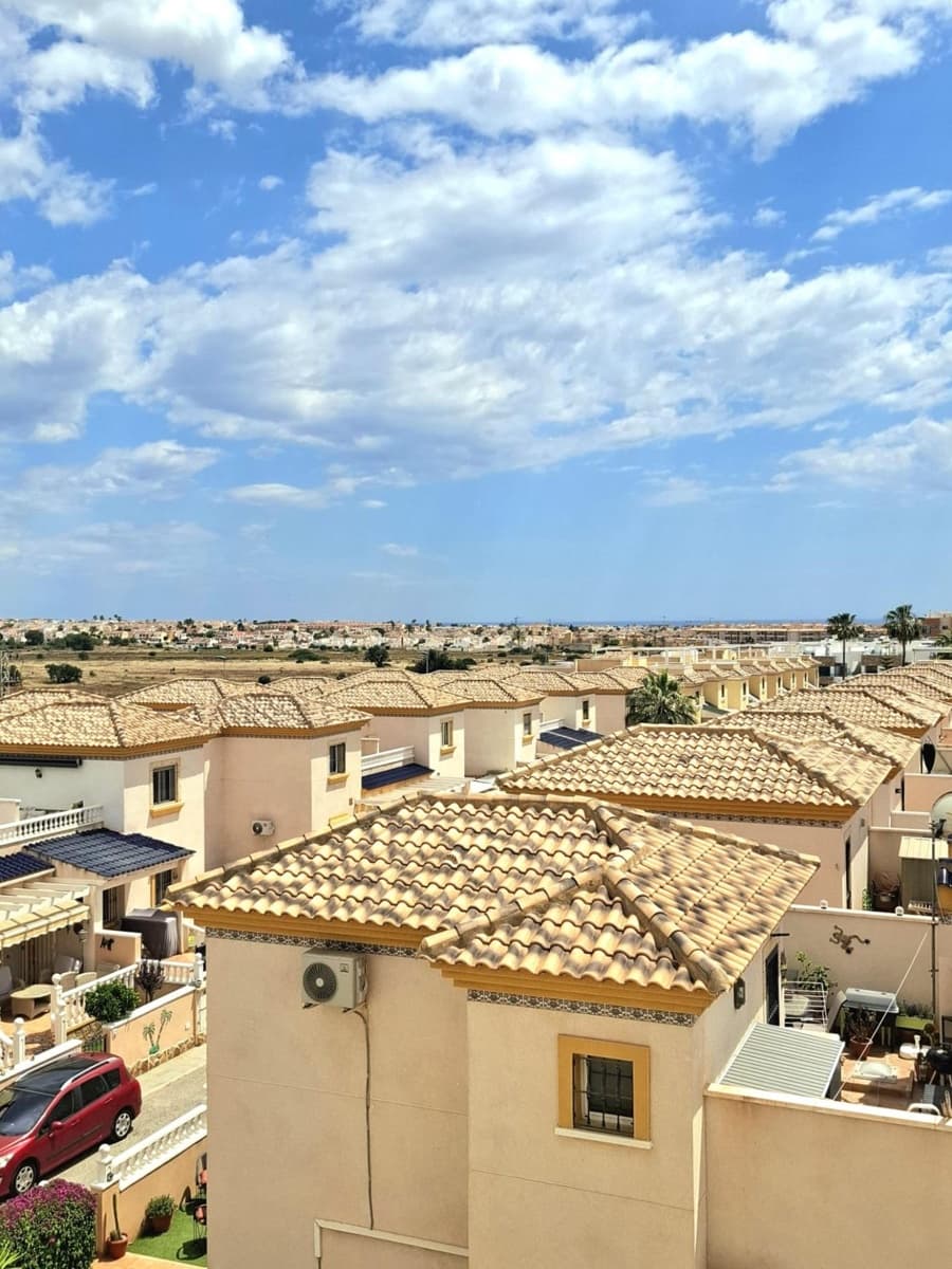 3 makuuhuone Huoneisto myytävänä paikassa Orihuela Costa mukana uima-altaan - 390 000 € (Ref: 10084102)