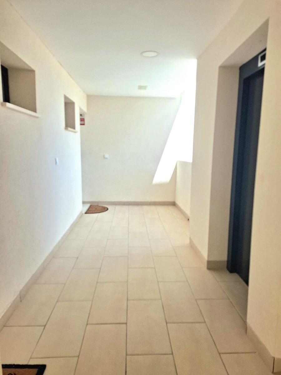 3 makuuhuone Huoneisto myytävänä paikassa Orihuela Costa mukana uima-altaan - 390 000 € (Ref: 10084102)