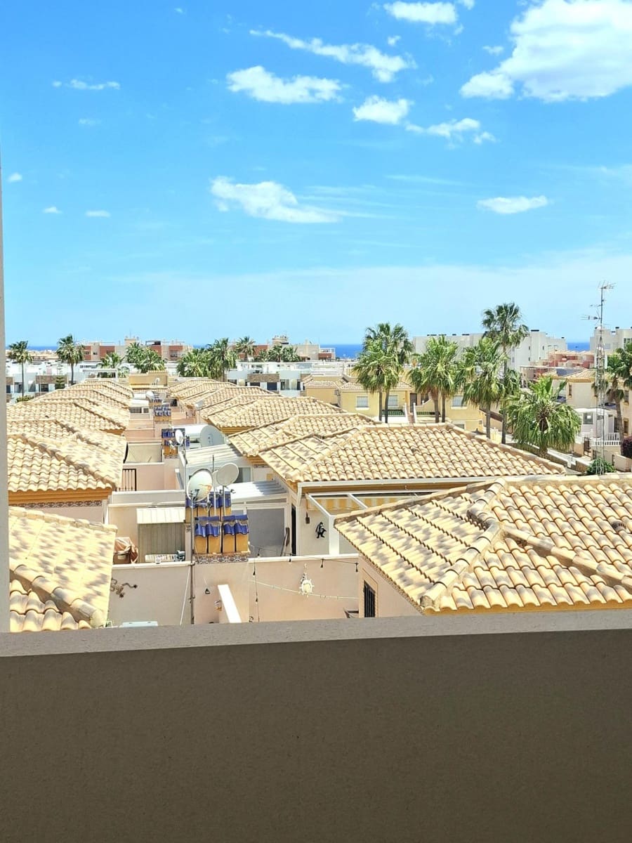 3 makuuhuone Huoneisto myytävänä paikassa Orihuela Costa mukana uima-altaan - 390 000 € (Ref: 10084102)