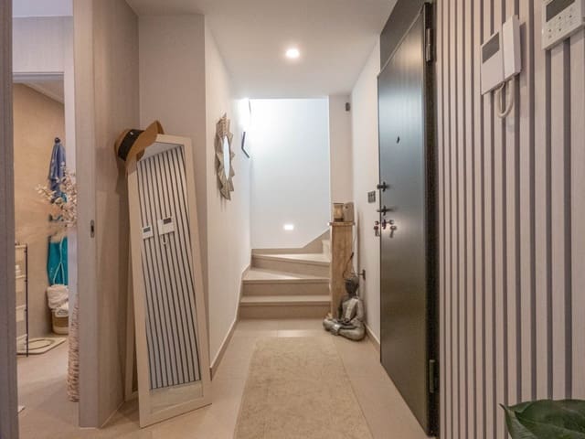 3 makuuhuone Huoneisto myytävänä paikassa Los Secanos, Guardamar del Segura mukana uima-altaan 
autotalli - 549 499 € (Ref: 10084121)