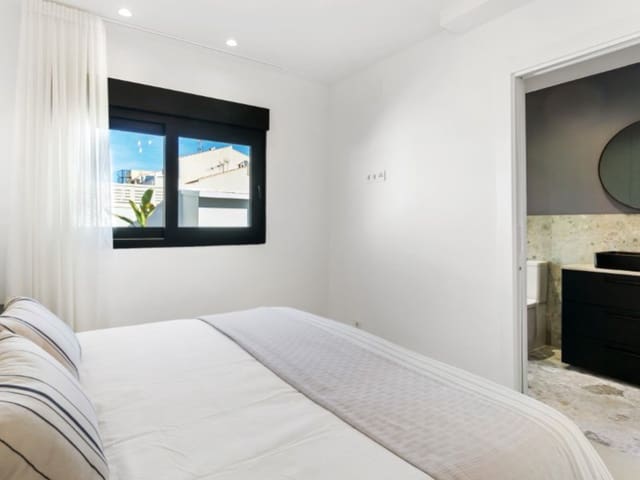 3 sypialnia Willa na sprzedaż w El Chaparral, Torrevieja z basenem garażem - 459 000 € (Ref: 10084123)