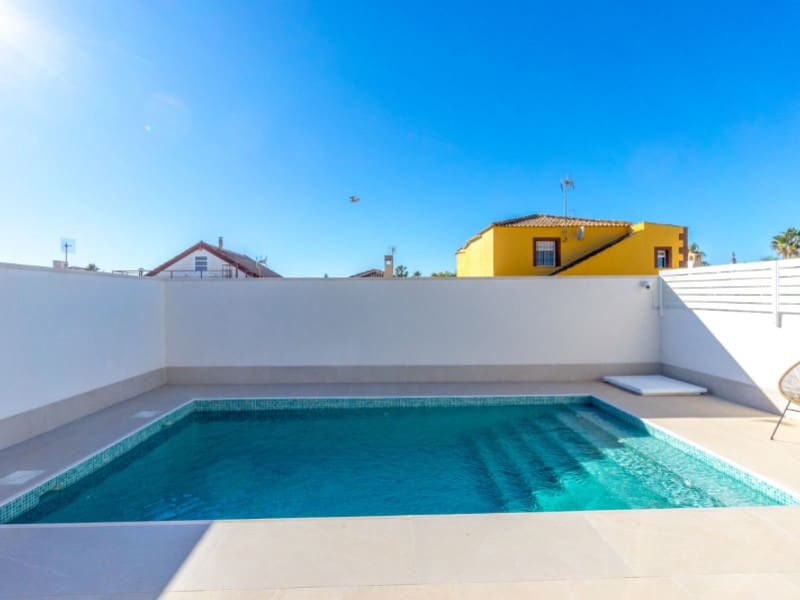 3 sypialnia Willa na sprzedaż w Torrevieja z basenem garażem - 459 000 € (Ref: 10084123)