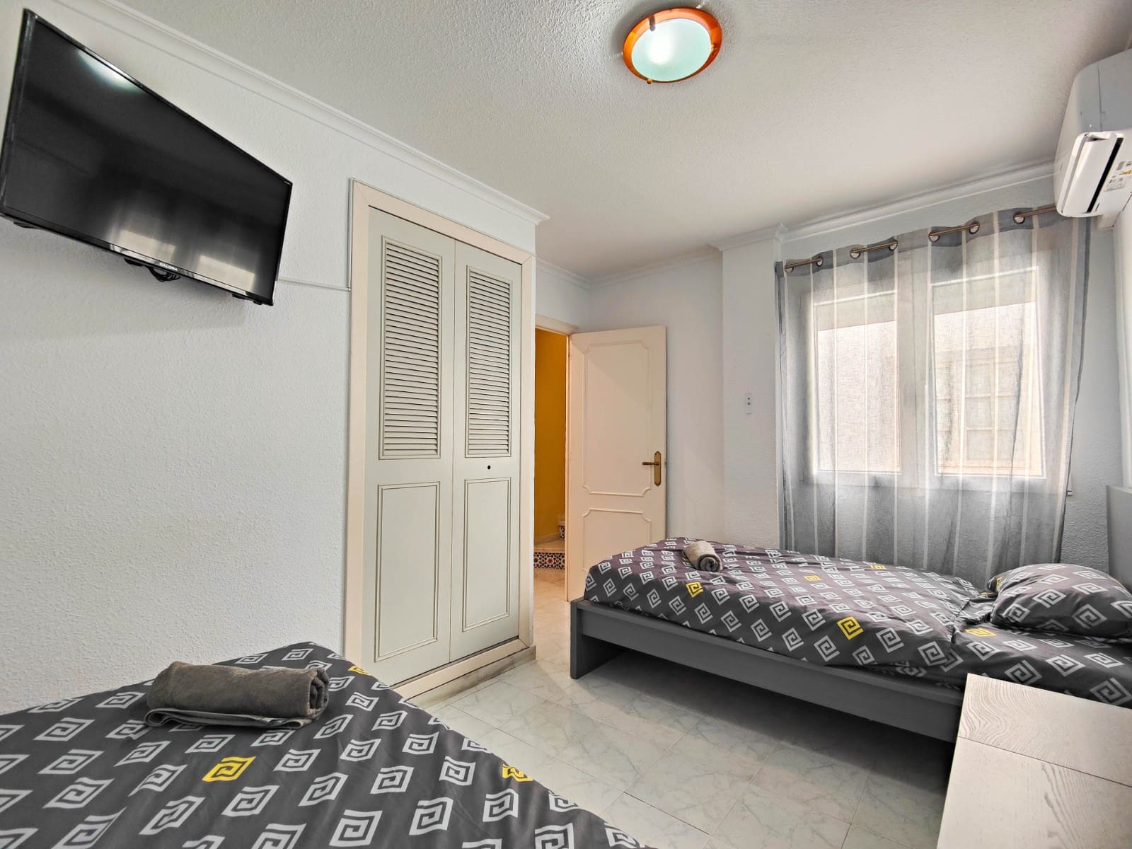 2 Zimmer Apartment zu verkaufen in Torrevieja mit Pool - 215.000 € (Ref: 10084176)