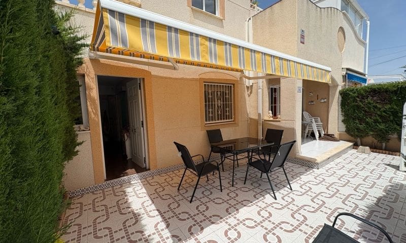Apartamento de 3 habitaciones en Torrevieja en venta con piscina - 236.995 € (Ref: 10084197)