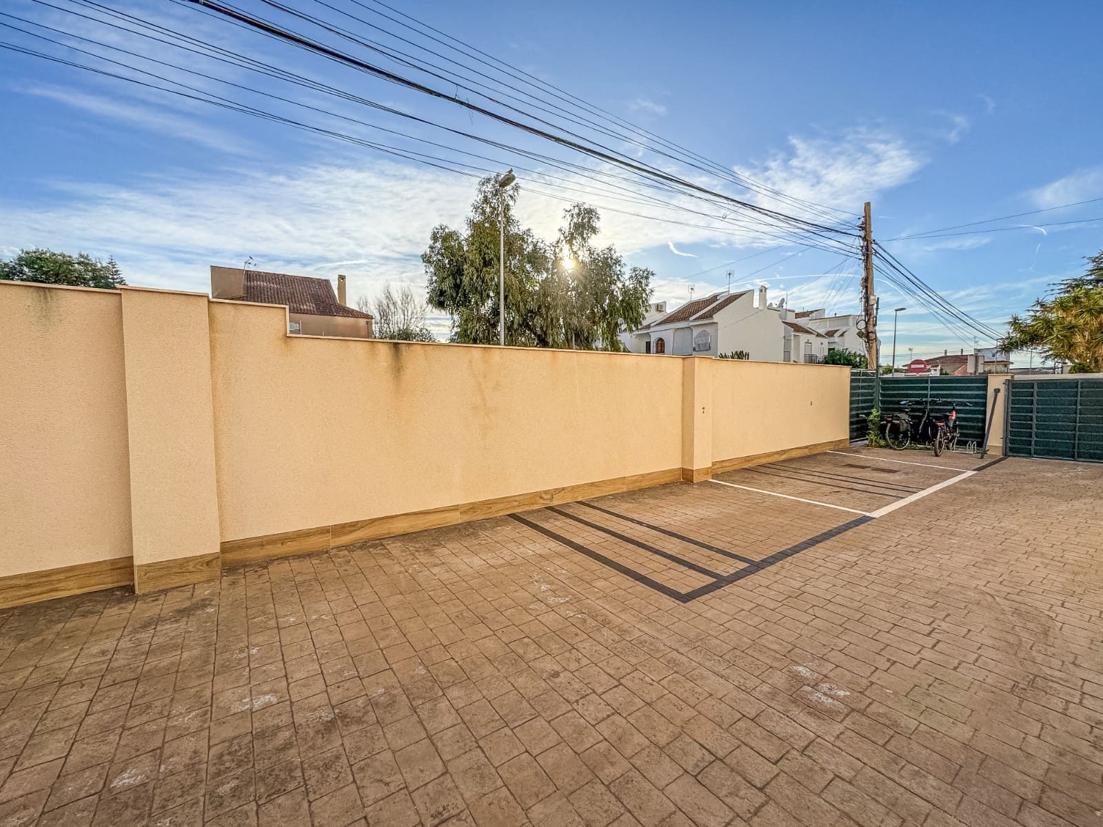 Apartamento de 2 habitaciones en Torrevieja en venta con piscina - 197.000 € (Ref: 10084203)
