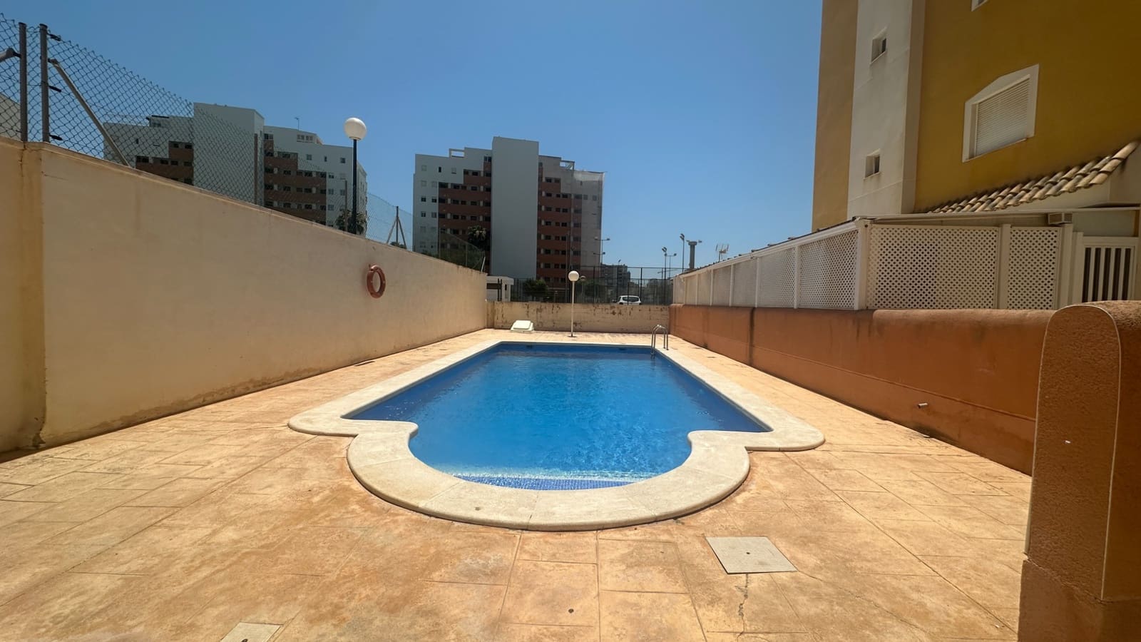 2 Zimmer Apartment zu verkaufen in Guardamar del Segura mit Pool Garage - 215.000 € (Ref: 10084250)