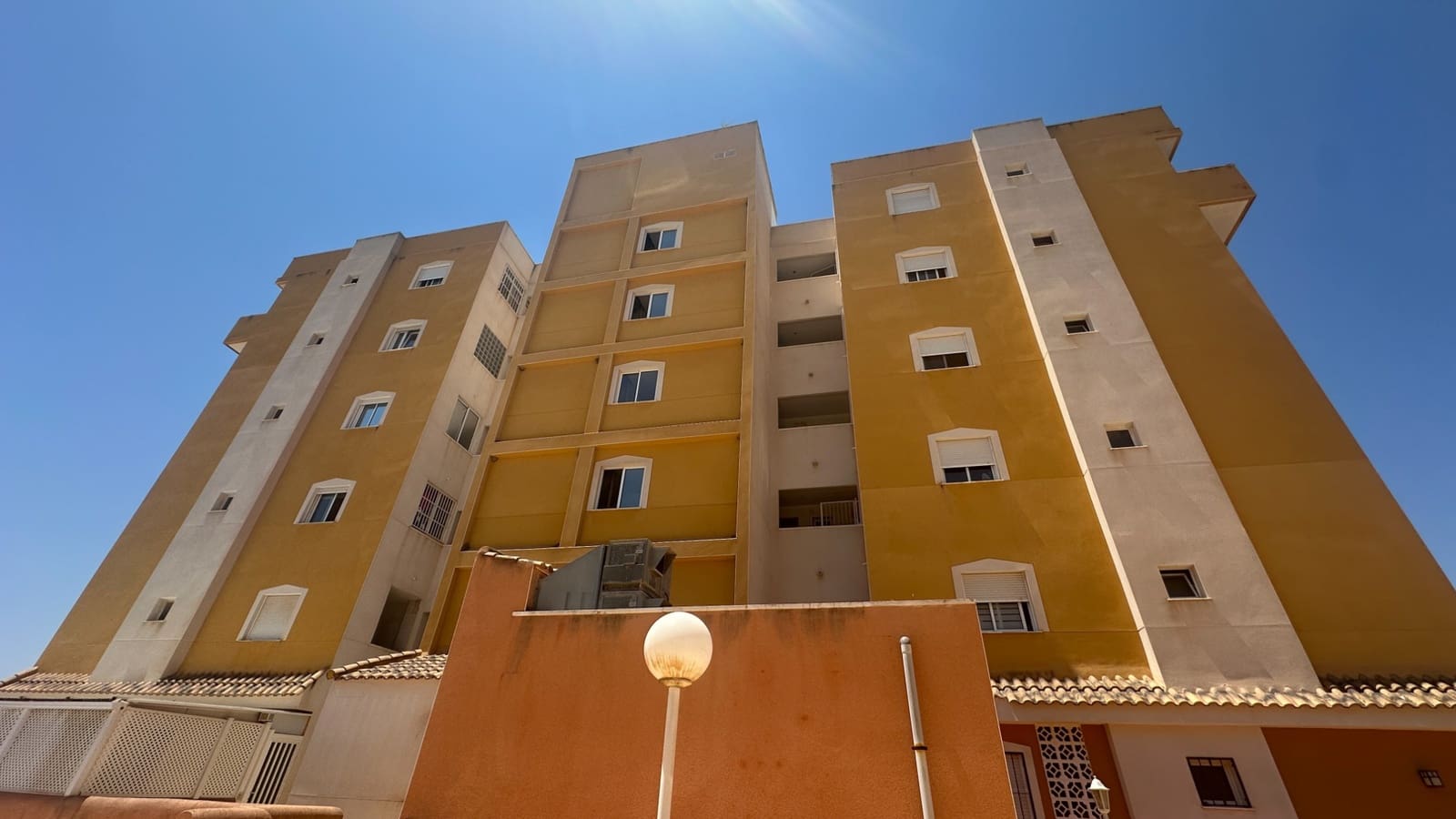 2 Zimmer Apartment zu verkaufen in Guardamar del Segura mit Pool Garage - 215.000 € (Ref: 10084250)