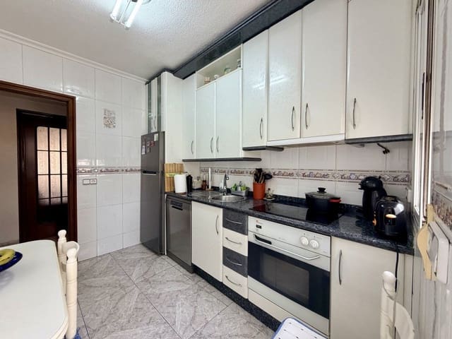 6 sovrum Lägenhet till salu i Las Piscinas Naturales, Torrevieja - 600 000 € (Ref: 10084258)
