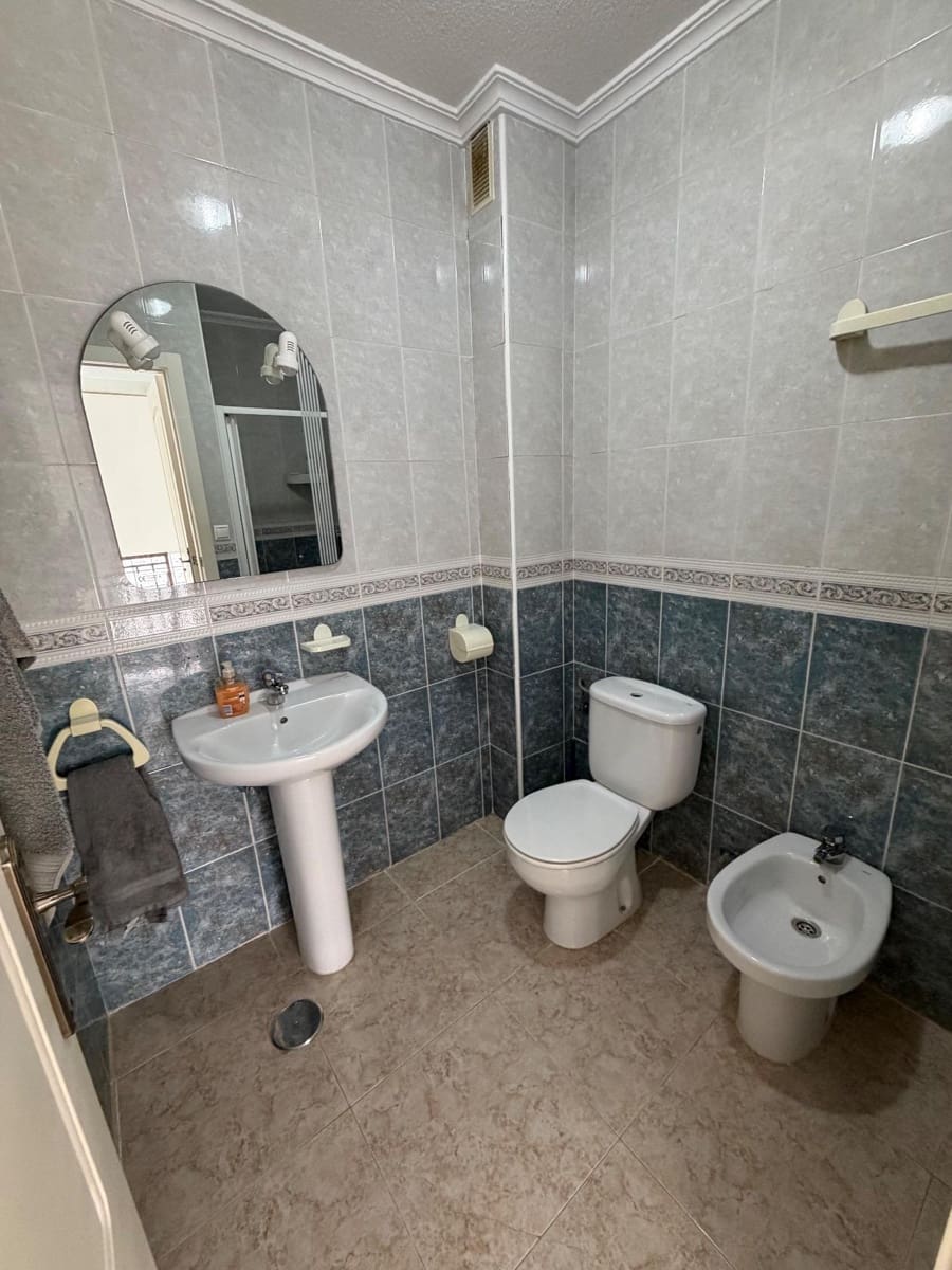 4 makuuhuone Omakotitalo myytävänä paikassa Orihuela Costa - 279 000 € (Ref: 10084263)