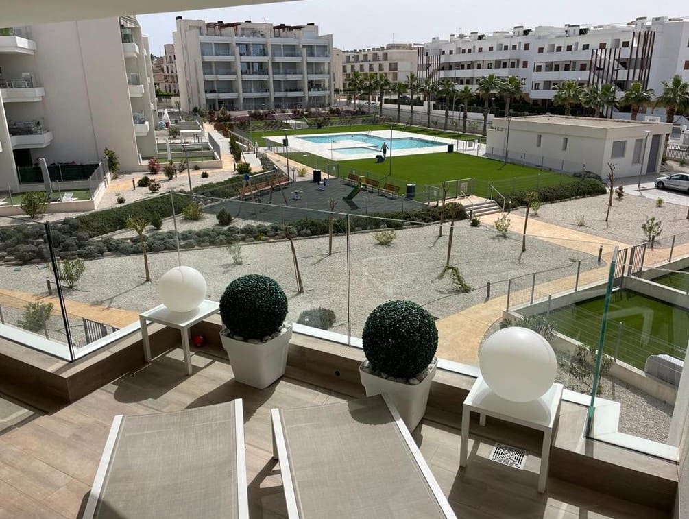 2 Zimmer Apartment zu verkaufen in Villamartin mit Pool - 279.900 € (Ref: 10084305)