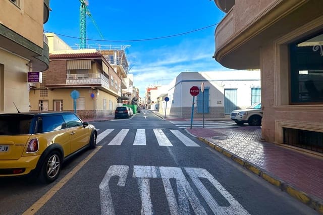 4 makuuhuone Huoneisto myytävänä paikassa Puerto Deportivo, Torrevieja - 480 000 € (Ref: 10084355)