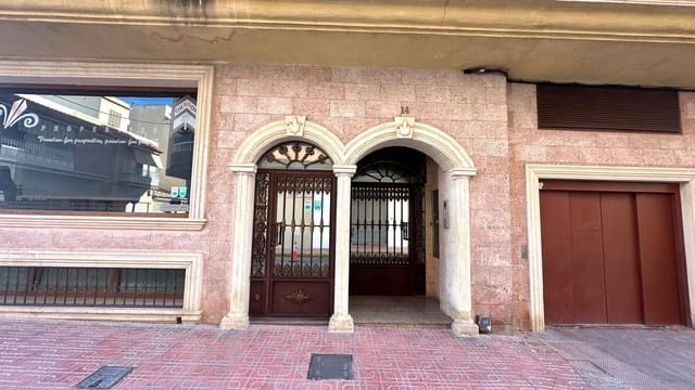 4 makuuhuone Huoneisto myytävänä paikassa Puerto Deportivo, Torrevieja - 480 000 € (Ref: 10084355)