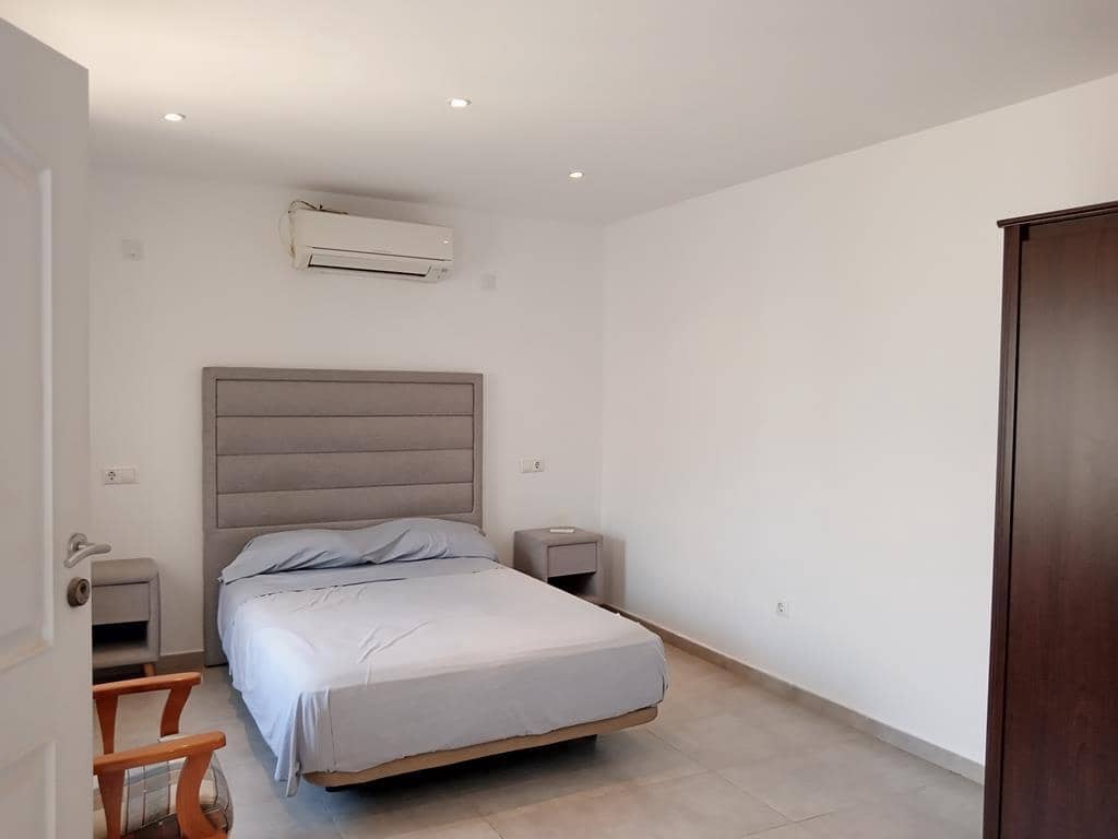 4 bedroom Townhouse for sale in Los Montesinos with pool garage - € 285,000 (Ref: 10084405)