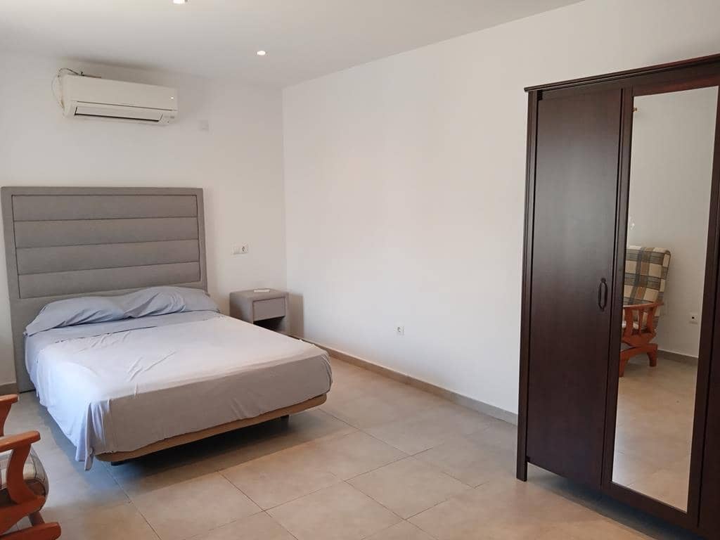 4 bedroom Townhouse for sale in Los Montesinos with pool garage - € 285,000 (Ref: 10084405)