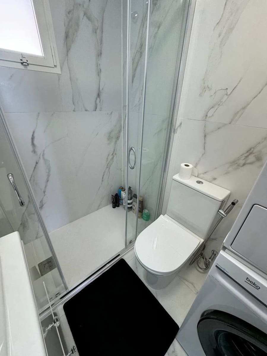 3 bedroom Apartment for sale in Torrevieja with pool - € 210,000 (Ref: 10084409)