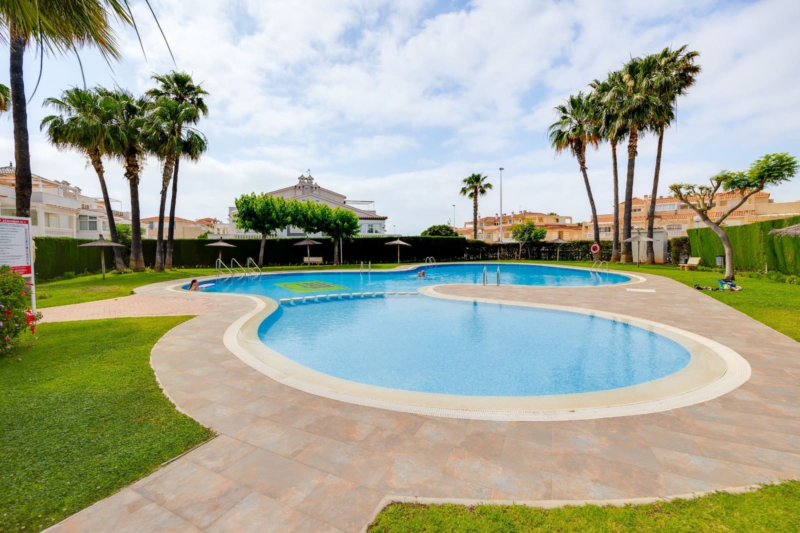 Apartamento de 2 habitaciones en Orihuela Costa en venta con piscina - 229.000 € (Ref: 10084423)