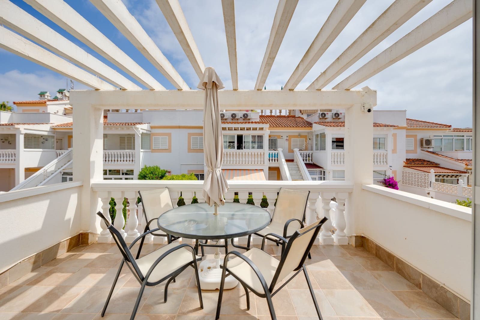 Apartamento de 2 habitaciones en Orihuela Costa en venta con piscina - 229.000 € (Ref: 10084423)