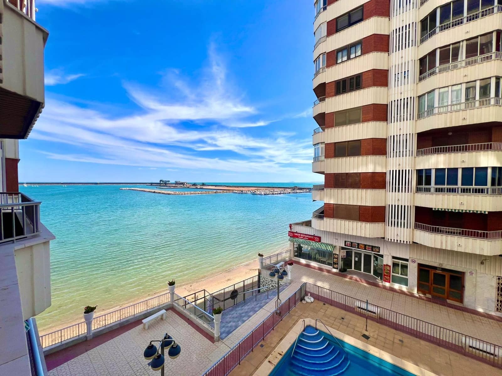 Apartamento de 3 habitaciones en Torrevieja en venta con piscina - 249.900 € (Ref: 10084449)