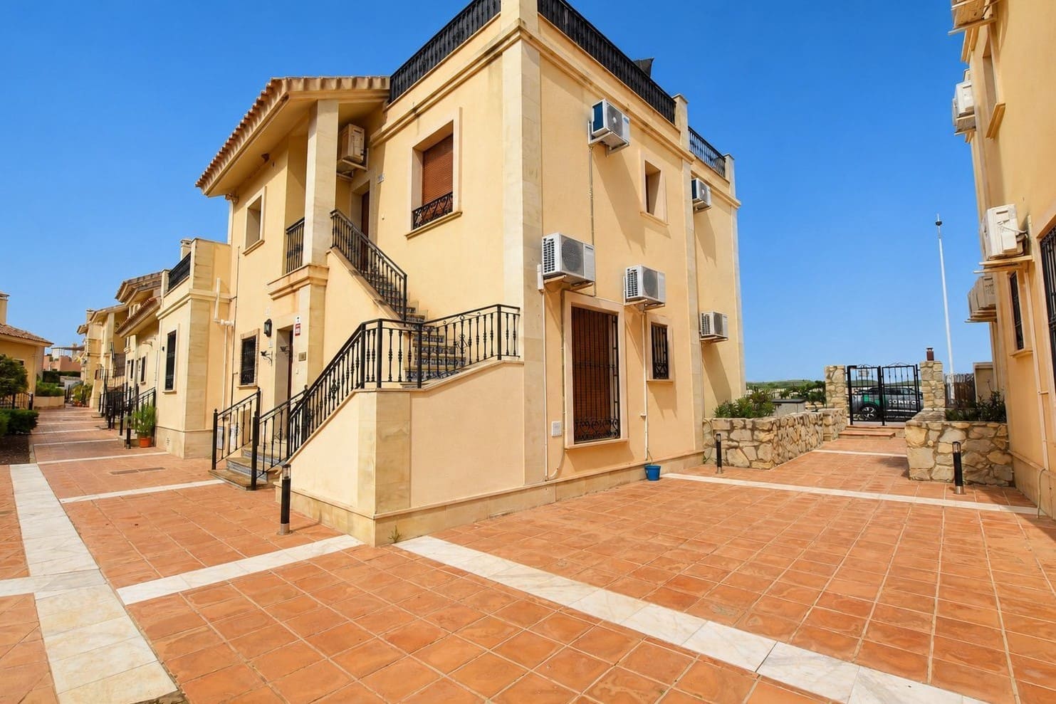 2 sovrum Lägenhet till salu i Algorfa med pool garage - 204 950 € (Ref: 10084453)